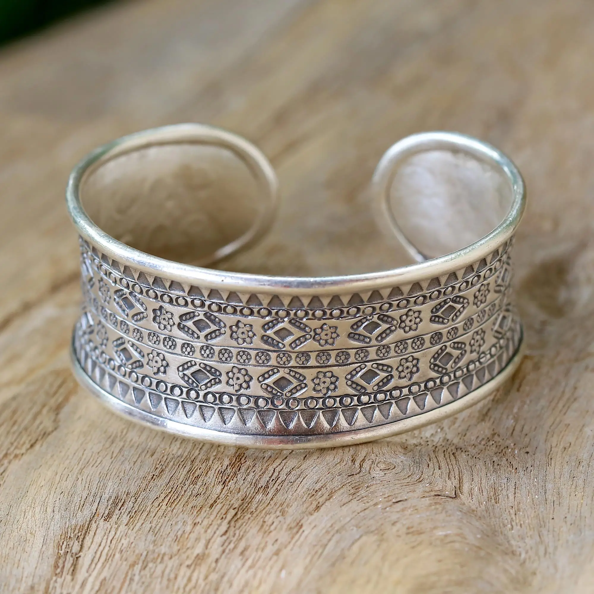 A traditional cuff